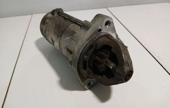 BMW X5 E53 Starter motor 7788680