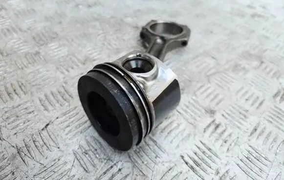 Nissan Navara D23 Piston with connecting rod 85L145