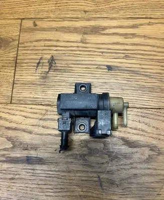 Opel Vivaro Turbo solenoid valve 8200790180 70181405 16T128