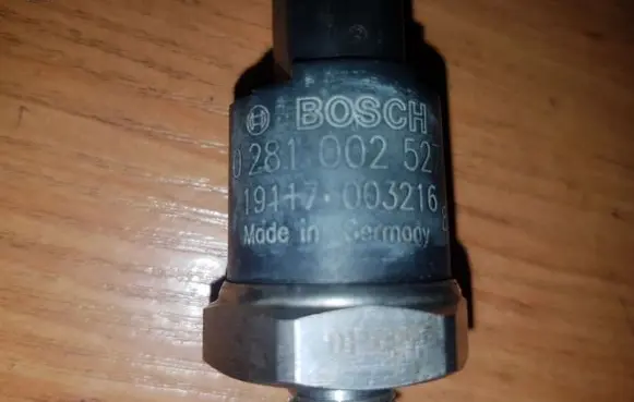 Fuel pressure sensor