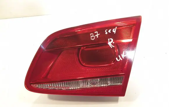 Volkswagen PASSAT B7 Tailgate rear/tail lights 3AE945094J