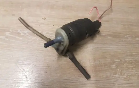 Nissan Primera Windscreen/windshield washer pump 20859 20859148