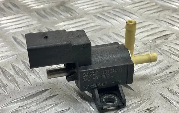 Volkswagen Eos Turbo solenoid valve 03C906283B