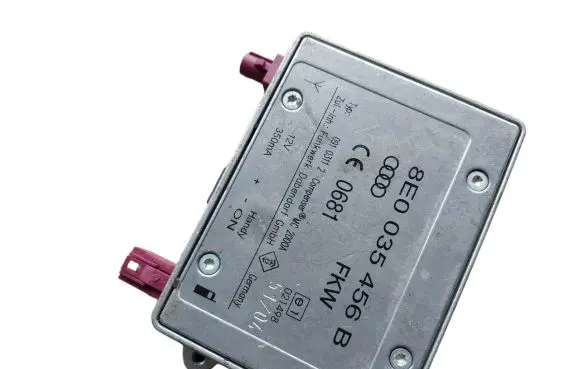 Audi A6 S6 C6 4F Antenna control unit 8E0035456B
