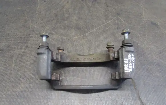 KIA Ceed Front Brake Caliper Pad/Carrier 