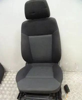Opel Zafira B Front driver seat 