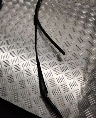 Volvo XC60 Front wiper blade arm 30753525