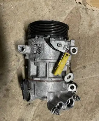 Opel Mokka B Air conditioning (A/C) compressor (pump) 983477880