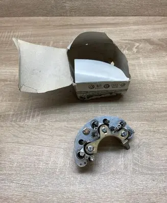Volkswagen Polo III 6N 6N2 6NF Other relay 004003215B