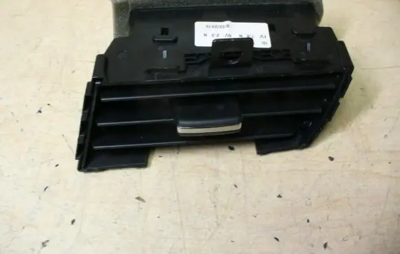 Rear air vent grill