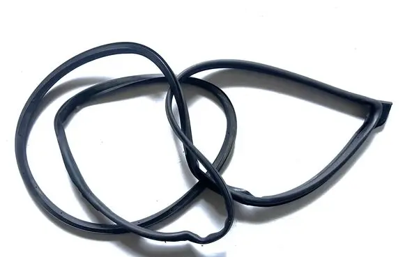 Nissan Leaf II (ZE1) Rubber seal front door (on door) 808303NF0B 808303NF0A