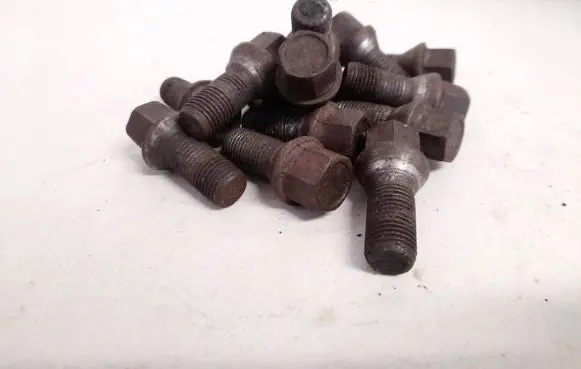 Saab 9-5 Nuts/bolts 