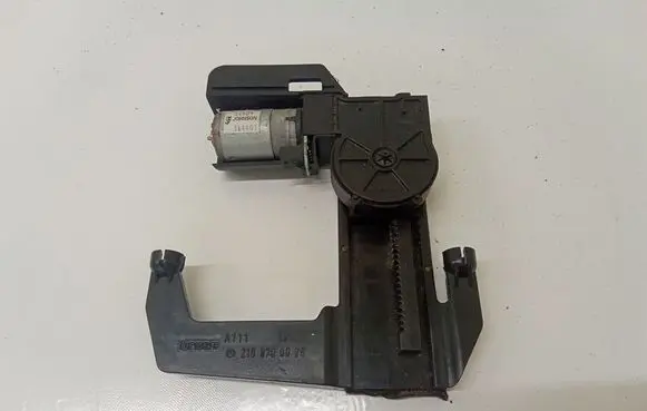 Mercedes-Benz S W220 Seat adjustment motor A2109700026