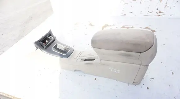 Toyota Avensis T250 Center console FOTELSTELARZKANAPA