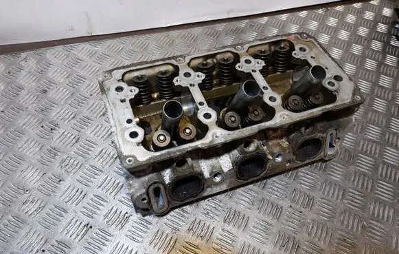 Volkswagen Routan Engine head 