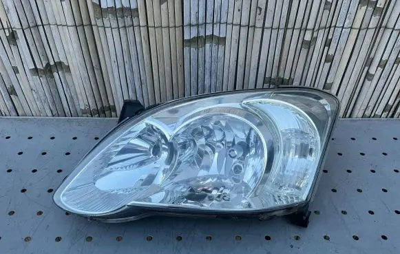 Toyota Corolla E120 E130 Headlight/headlamp 04100668