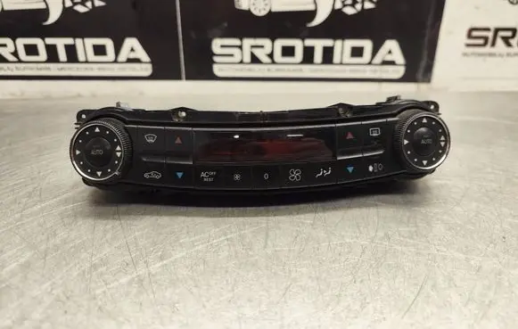Mercedes-Benz E W211 Climate control unit 2118300685 Q0E061502