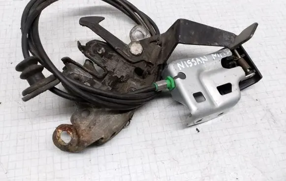 Nissan Maxima Engine bonnet/hood lock/catch