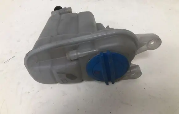Coolant expansion tank/reservoir