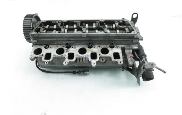 Volkswagen PASSAT B6 Engine head 03L103373E