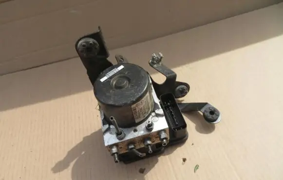 Renault Fluence ABS Pump 476600451R