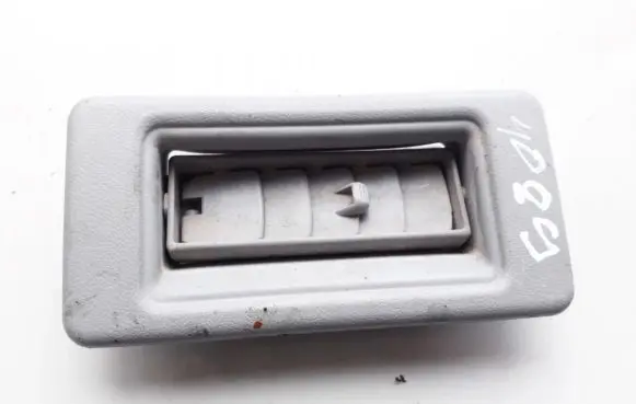 Mitsubishi Pajero Dash center air vent grill
