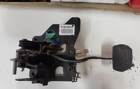 Citroen C5 Brake pedal 9671536780