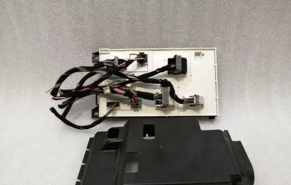 Mercedes-Benz ML W166 SAM control unit A1669004112