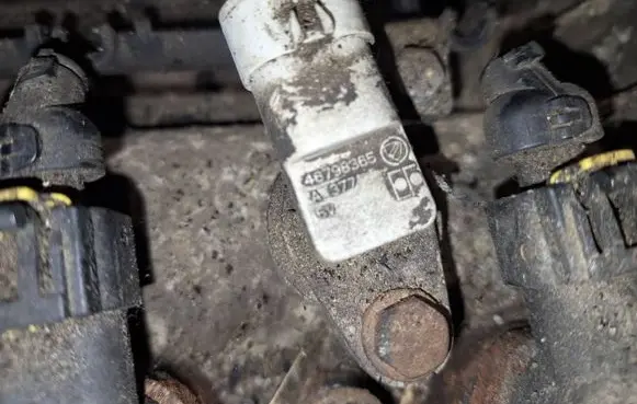 Fiat Doblo Camshaft position sensor 46798365