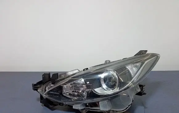 Mazda 3 II Headlight/headlamp