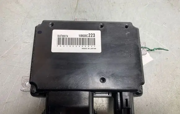 Mitsubishi Outlander Engine control unit/module 1860C223