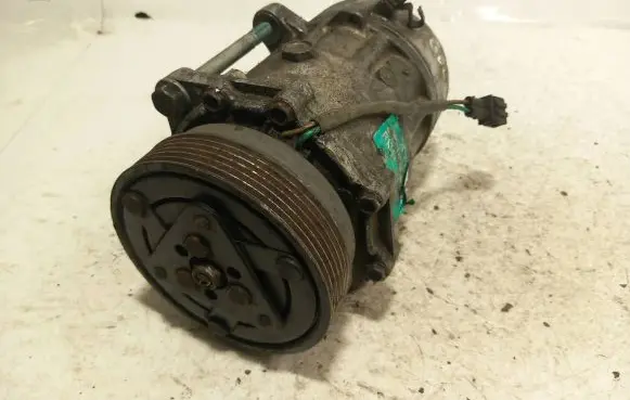 Volkswagen Golf IV Air conditioning (A/C) compressor (pump) 1J0820803