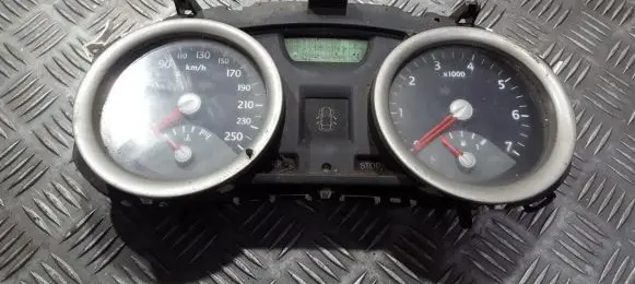 Renault Megane II Speedometer (instrument cluster) 8200306538 35110419