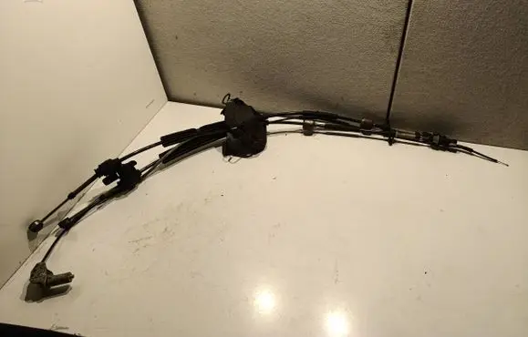 Opel Vivaro Gear shift cable linkage 1000464841