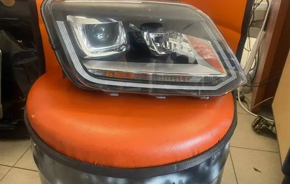 Volkswagen Amarok Headlight/headlamp 90076592 2H1941018