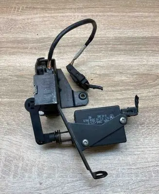 BMW 5 E39 Tailgate/trunk/boot lock/catch/latch 8238469 8384069
