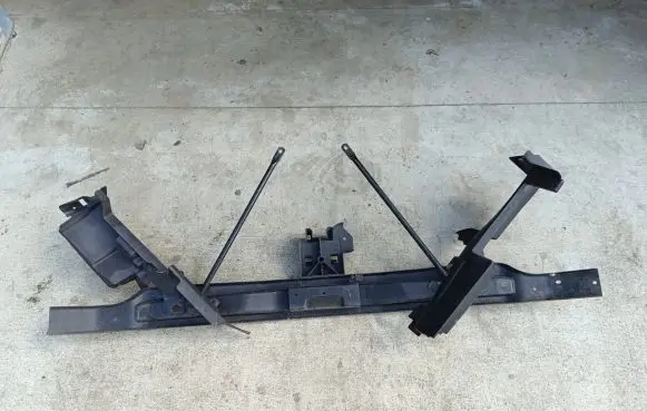 Jeep Grand Cherokee Front bumper support beam M164652 M16229620211