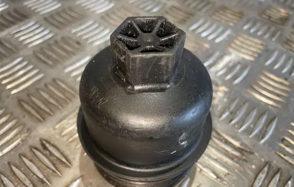 Opel Vivaro Oil filter cover PA66GF30
