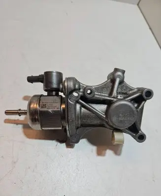 BMW 1 F20 F21 Mechanical fuel pump 8605103 3006178532 0261520288