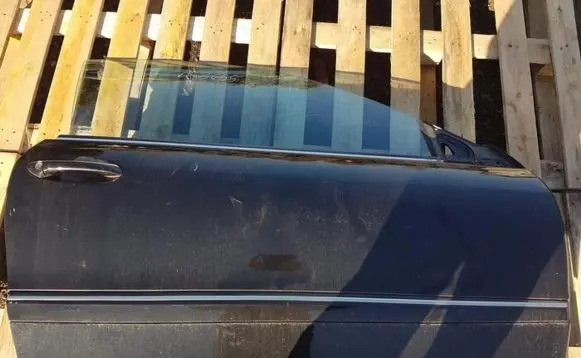 Mercedes-Benz CLK A209 C209 Front door juodos