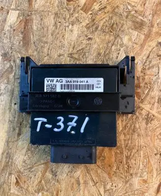 Volkswagen Tiguan Other control units/modules 3AA919041A 4E0971502B 0451425925