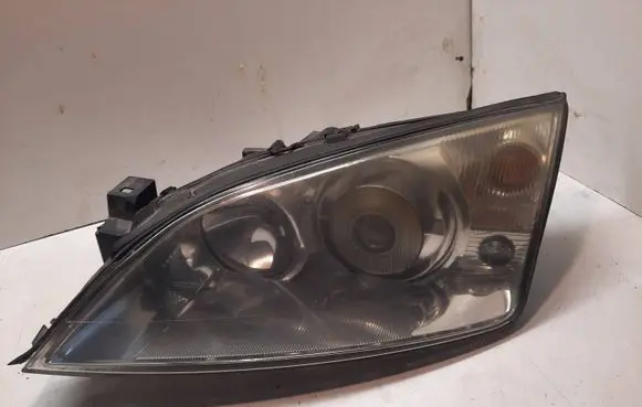 Ford Mondeo Mk III Headlight/headlamp 1S7113006CK 0301174271