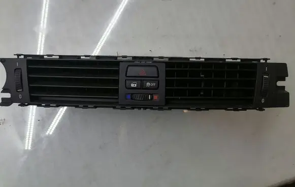 BMW 3 E90 E91 Dash center air vent grill 9130458