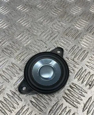 Mercedes-Benz C W204 Front door speaker A2048202302
