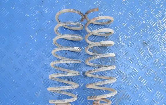 Volkswagen Golf III Rear coil spring