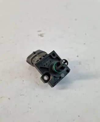 Volvo V70 Oil pressure sensor 31303975