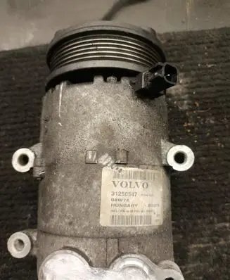 Volvo V70 Air conditioning (A/C) compressor (pump) 31250547 08W74