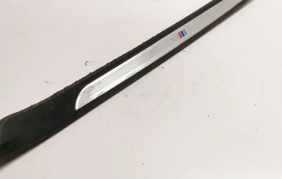 BMW 3 E90 E91 Side skirt rear trim 9071549