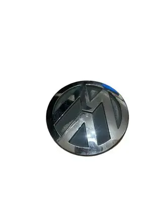 Volkswagen Polo IV 9N3 Manufacturer badge logo/emblem 6Q0853630A