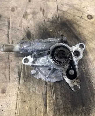 Nissan NV400 Vacuum pump 146507228R